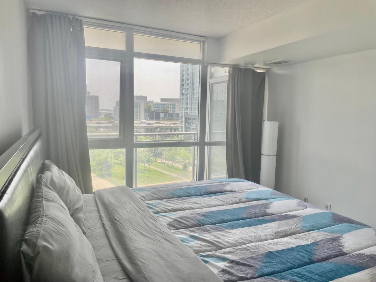 Three Br Condo Step To Cn Tower Rogers Center With Free Parking Toronto Zewnętrze zdjęcie
