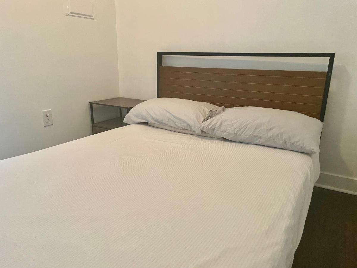 Three Br Condo Step To Cn Tower Rogers Center With Free Parking Toronto Zewnętrze zdjęcie