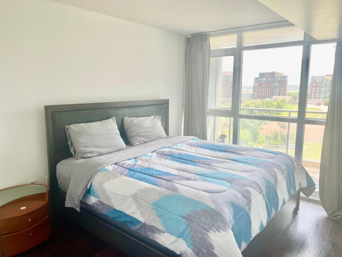 Three Br Condo Step To Cn Tower Rogers Center With Free Parking Toronto Zewnętrze zdjęcie