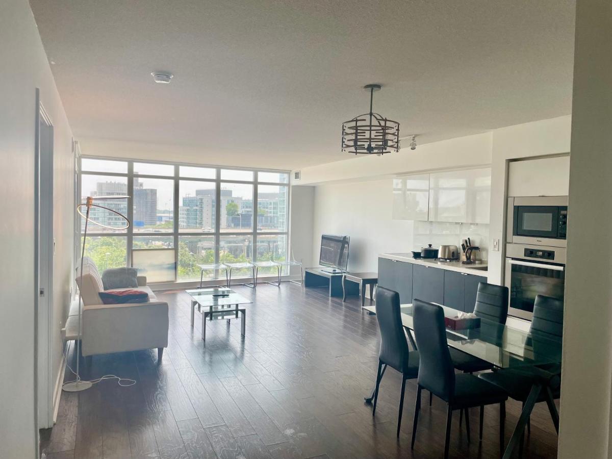 Three Br Condo Step To Cn Tower Rogers Center With Free Parking Toronto Zewnętrze zdjęcie