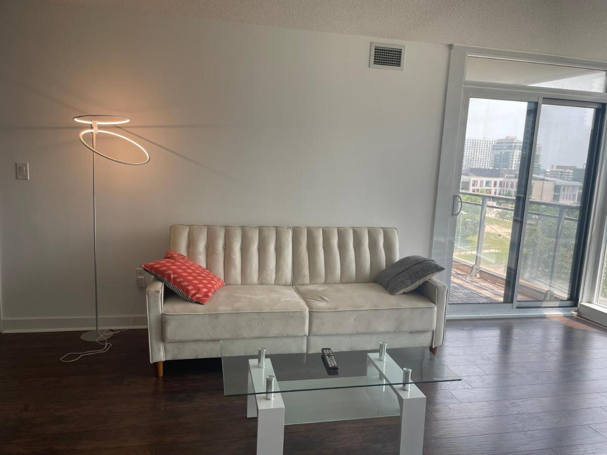 Three Br Condo Step To Cn Tower Rogers Center With Free Parking Toronto Zewnętrze zdjęcie