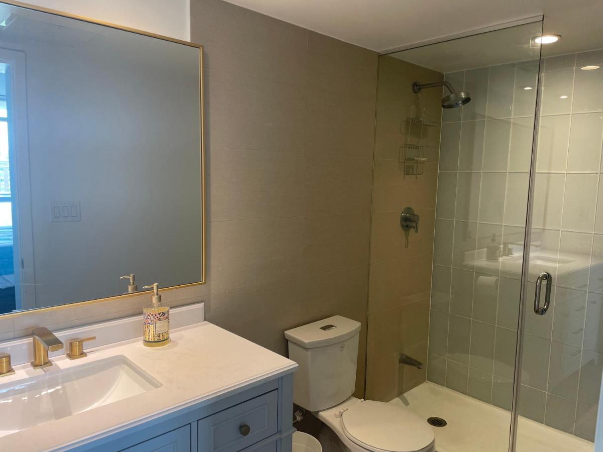 Three Br Condo Step To Cn Tower Rogers Center With Free Parking Toronto Zewnętrze zdjęcie