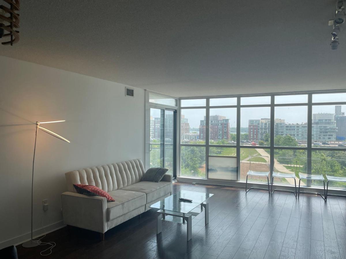 Three Br Condo Step To Cn Tower Rogers Center With Free Parking Toronto Zewnętrze zdjęcie