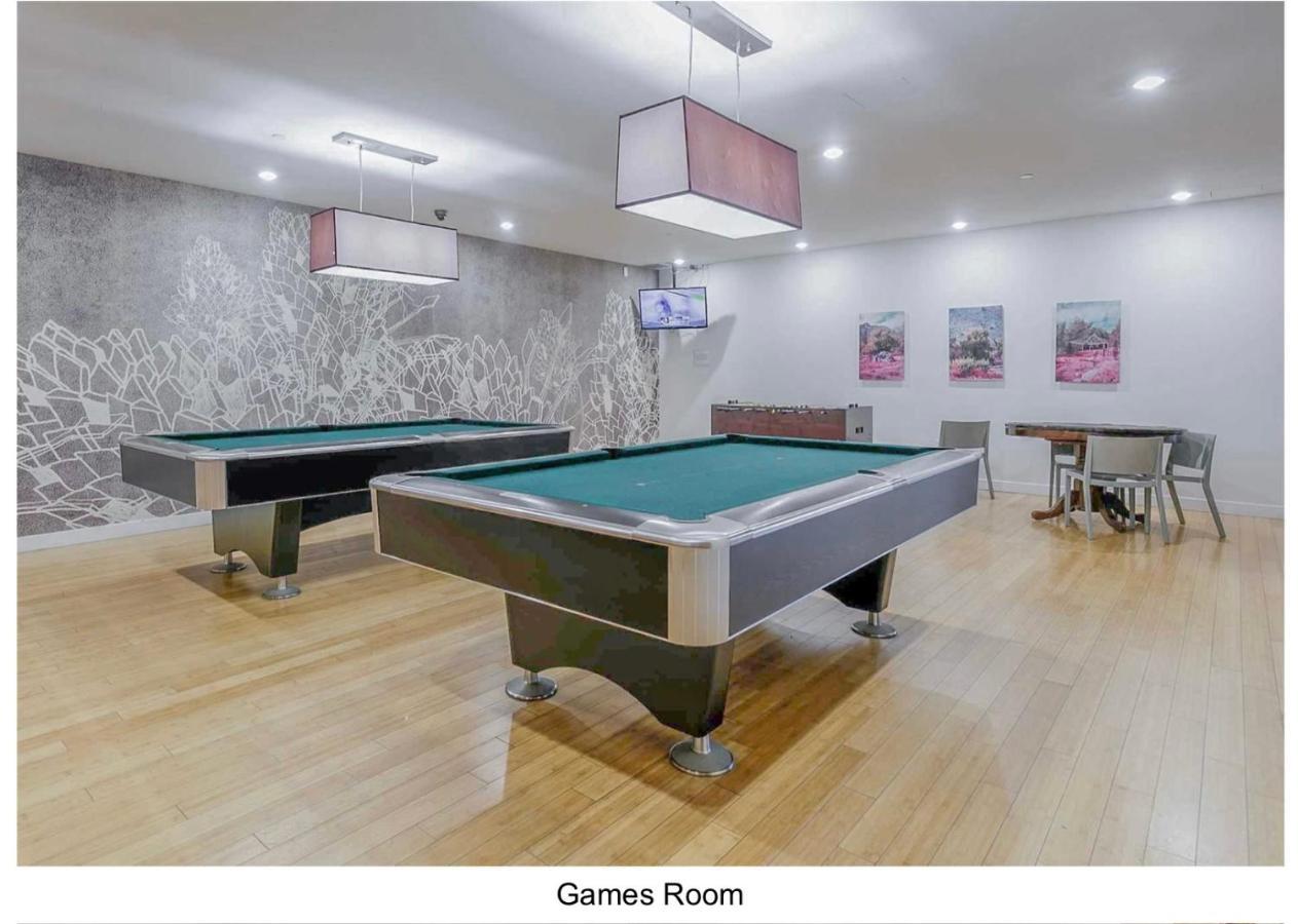 Three Br Condo Step To Cn Tower Rogers Center With Free Parking Toronto Zewnętrze zdjęcie