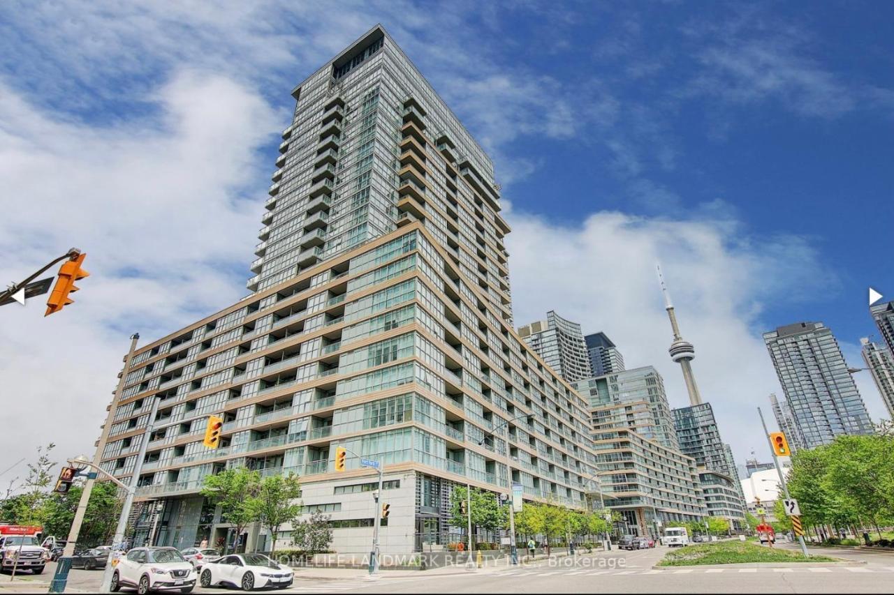Three Br Condo Step To Cn Tower Rogers Center With Free Parking Toronto Zewnętrze zdjęcie