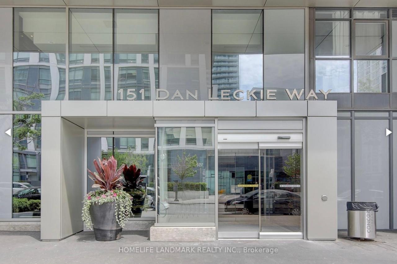 Three Br Condo Step To Cn Tower Rogers Center With Free Parking Toronto Zewnętrze zdjęcie