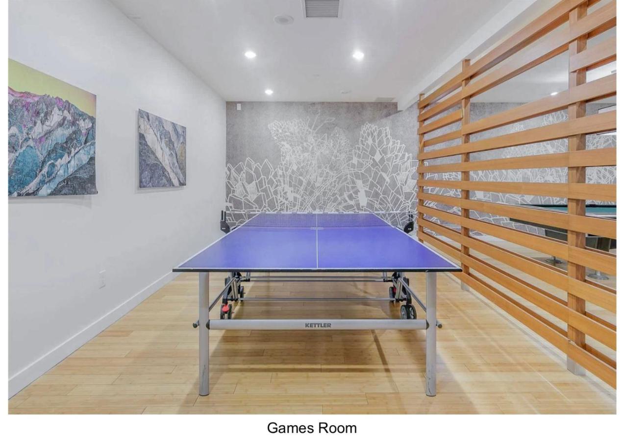 Three Br Condo Step To Cn Tower Rogers Center With Free Parking Toronto Zewnętrze zdjęcie