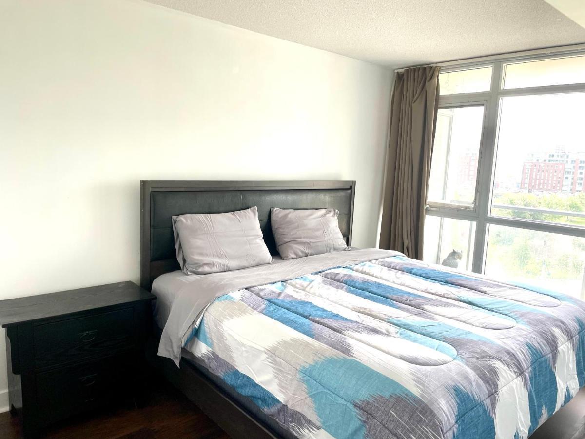 Three Br Condo Step To Cn Tower Rogers Center With Free Parking Toronto Zewnętrze zdjęcie