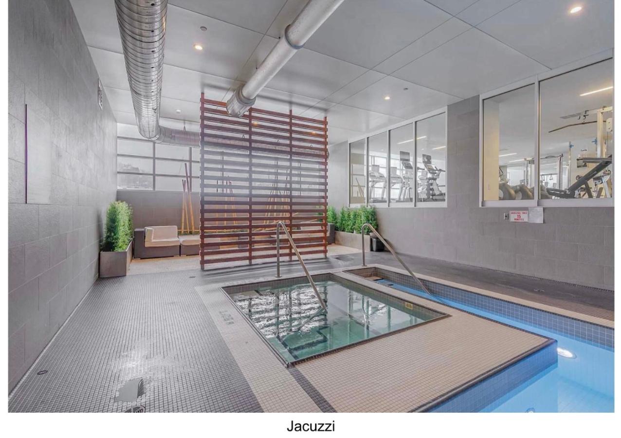 Three Br Condo Step To Cn Tower Rogers Center With Free Parking Toronto Zewnętrze zdjęcie